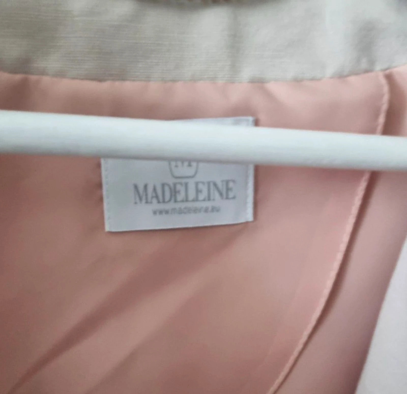 Madeleine elegante gabardina / chaqueta de verano beige crema mangas perforadas 44 – photo 7